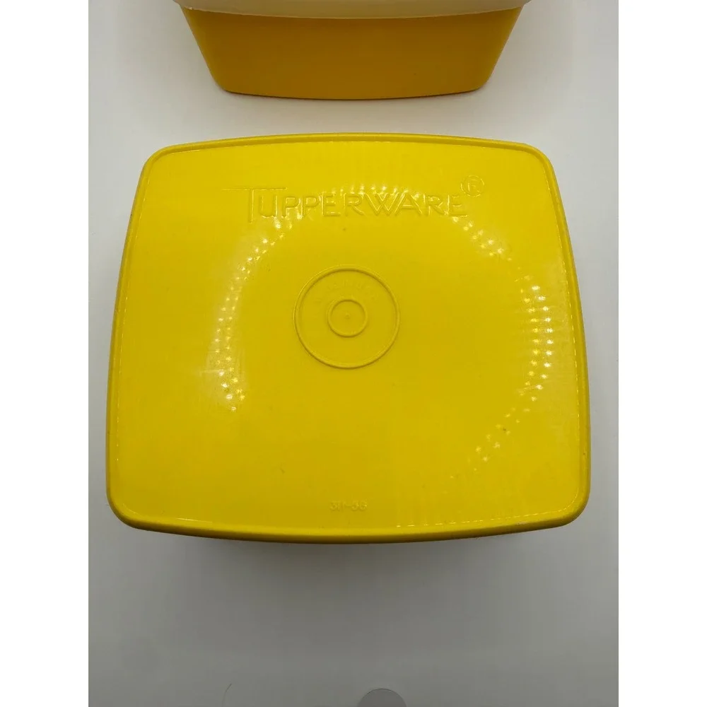 Tupperware vintage servalier